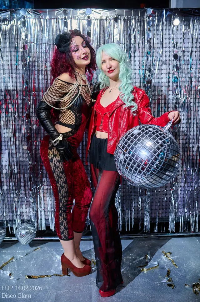 Disco Glam — 21